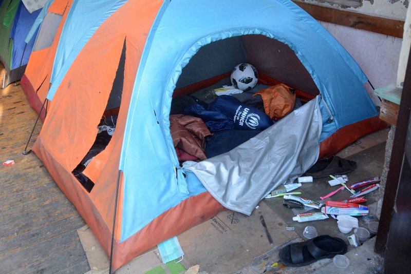 Πήγαν 450 αστυνομικοί στο λιμάνι της Πάτρας για να διώξουν 600 μετανάστες -Οσα έγιναν [εικόνες]  | iefimerida.gr 10