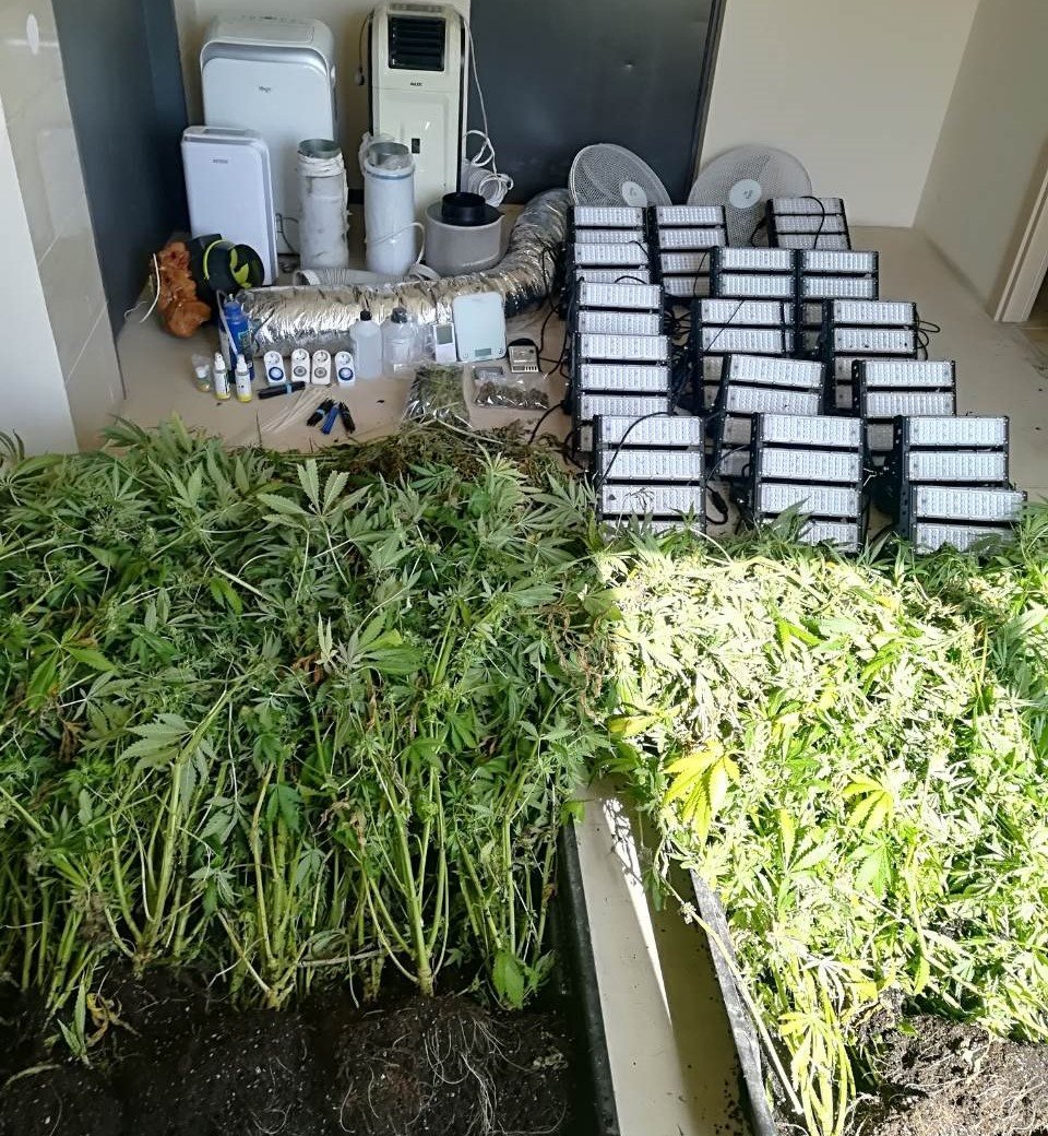 Είχε στήσει εργαστήρια αναβολικών και καλλιέργειας υδροπονικής κάνναβης στο σπίτι του [εικόνες] | iefimerida.gr 2
