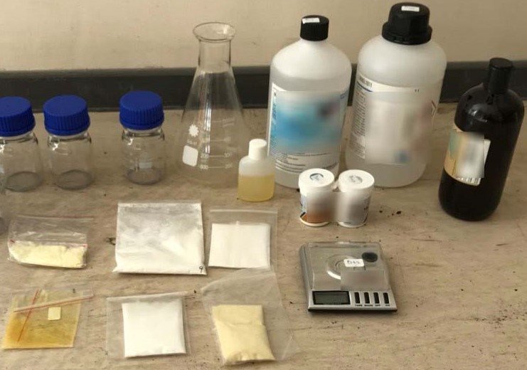 Είχε στήσει εργαστήρια αναβολικών και καλλιέργειας υδροπονικής κάνναβης στο σπίτι του [εικόνες] | iefimerida.gr 1