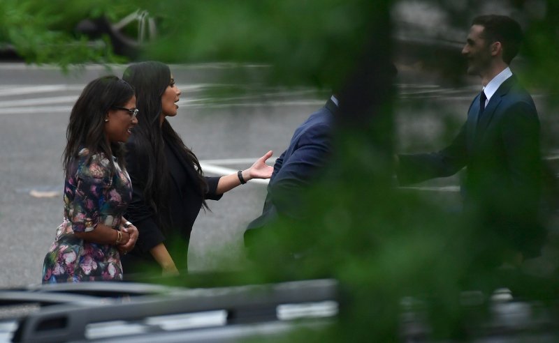 Συνάντηση... κορυφής: Ο Ντόναλντ Τραμπ συνάντησε την Κιμ Καρντάσιαν στο Οβάλ Γραφείο του Λευκού Οίκου [εικόνες] | iefimerida.gr 3