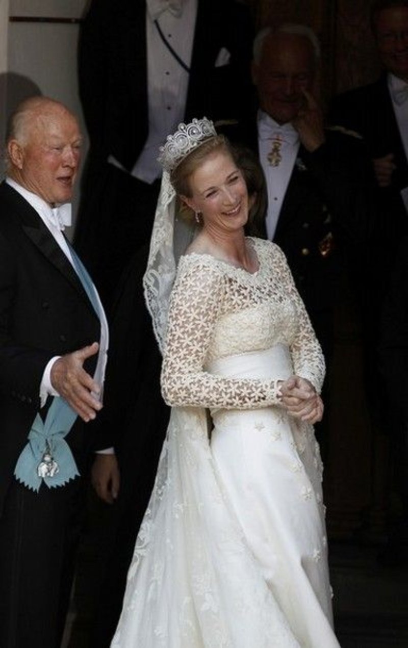 Οι αναποδιές στους βασιλικούς γάμους που άφησαν ιστορία -Νταϊάνα, Γουίλιαμ, Ελισάβετ [εικόνες] | iefimerida.gr 8
