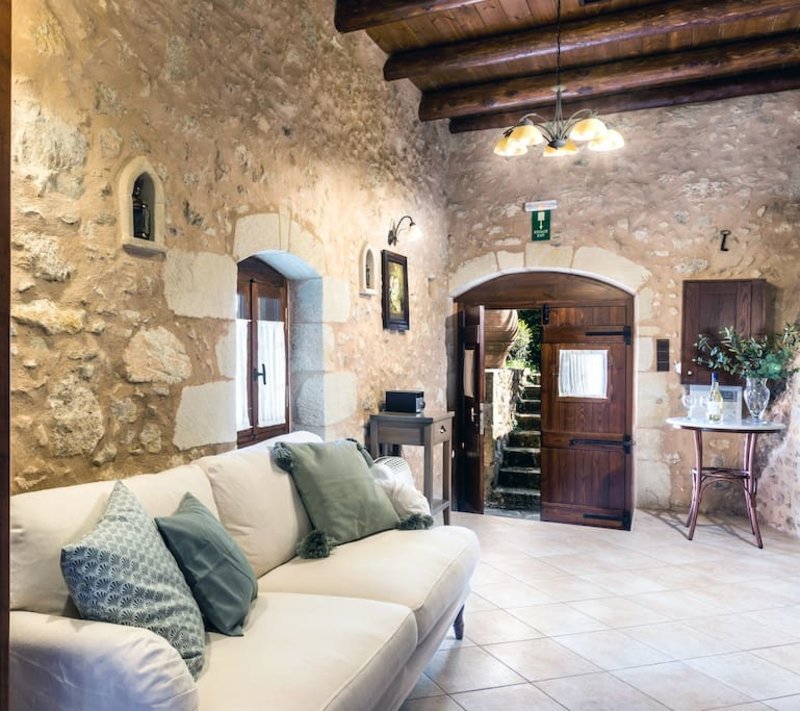  Το σπίτι-σπηλιά στην Κρήτη που όλοι θέλουν να μείνουν -55 ευρώ τη βραδιά [εικόνες] | iefimerida.gr 2