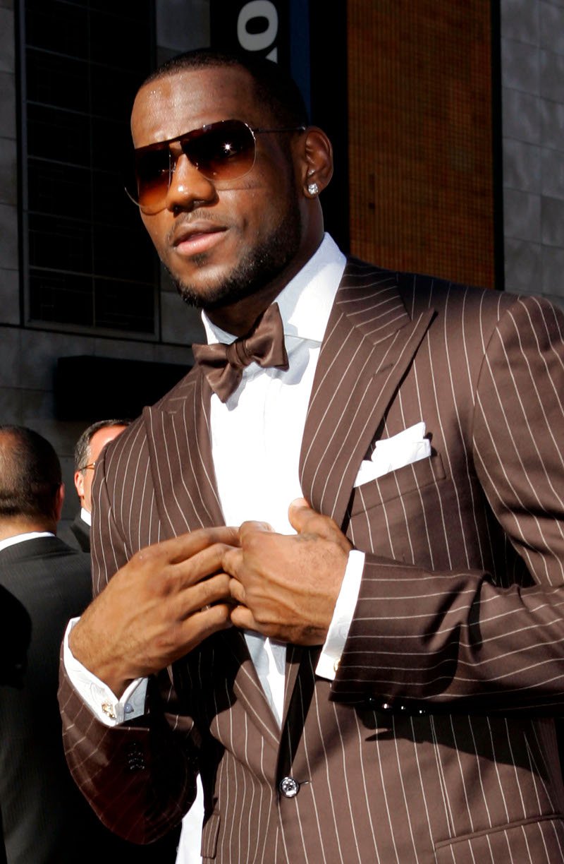 Πώς ξοδεύει τα πλούτη του ο «βασιλιάς» του NBA, Λεμπρόν Τζέιμς; [εικόνες]  | iefimerida.gr 15