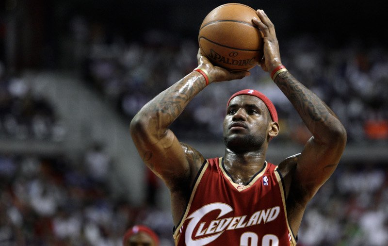 Πώς ξοδεύει τα πλούτη του ο «βασιλιάς» του NBA, Λεμπρόν Τζέιμς; [εικόνες]  | iefimerida.gr 1