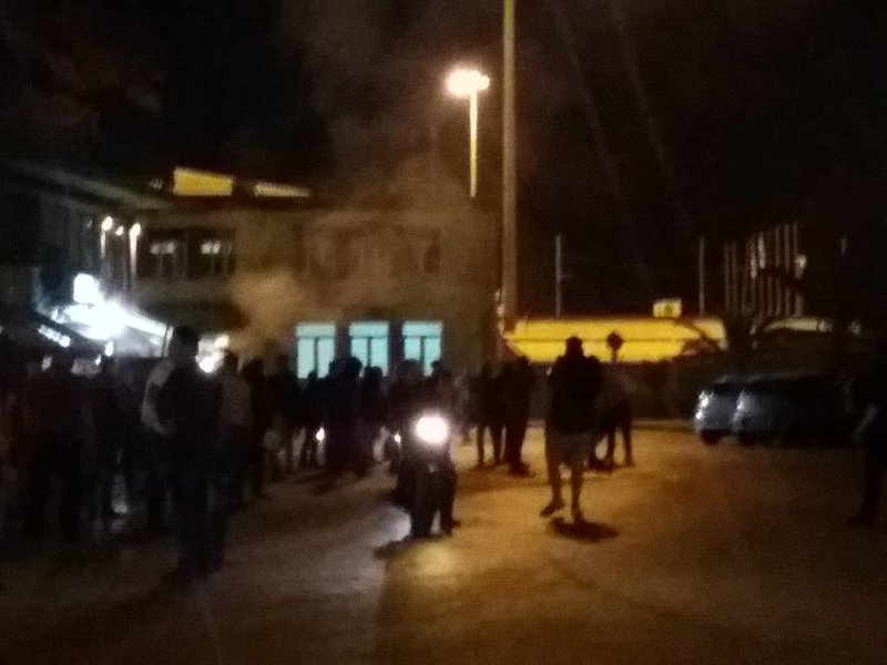 Μυτιλήνη: Σοβαρά επεισόδια -Προσπάθησαν να εισβάλουν στην ομιλία Τσίπρα [εικόνες] | iefimerida.gr 3