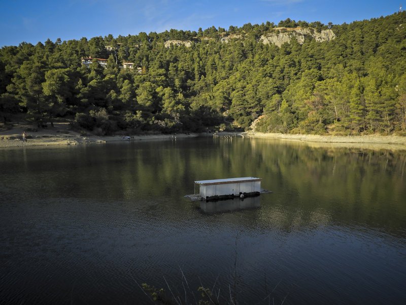 Λίμνη Μπελέτσι: Παραμυθένια θέα στις ανατολικές πλαγιές της Πάρνηθας [εικόνες] | iefimerida.gr 4