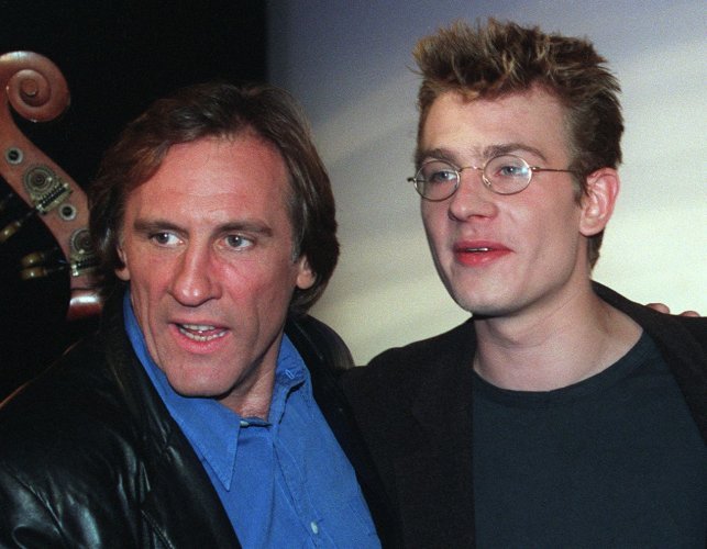 Το τρομερό μυστικό της 17χρονης εγγονής του Ζεράρ Ντεπαρντιέ [εικόνες] | iefimerida.gr 2