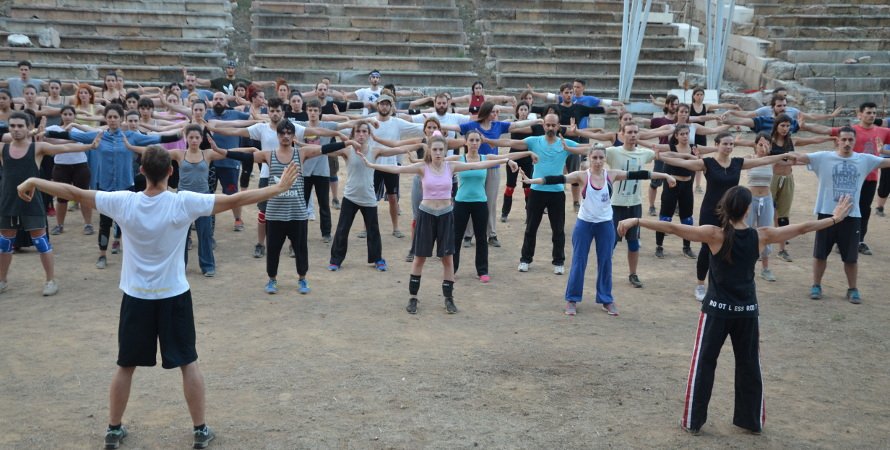 Τι είναι το θερινό Λύκειο Επιδαύρου και πώς μπορείς να το παρακολουθήσεις [εικόνες & βίντεο] | iefimerida.gr 0