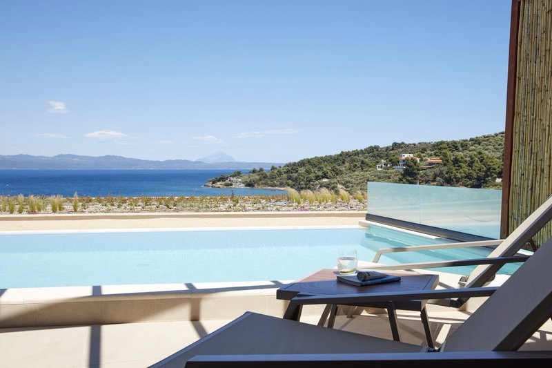 Το ξενοδοχείο στη Χαλκιδική που θυμίζει... Γαλλική Πολυνησία [εικόνες] | iefimerida.gr 8