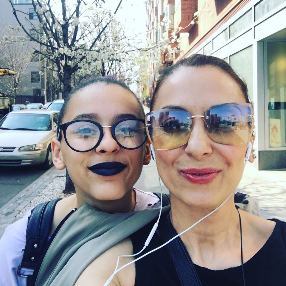 Η Ματθίλδη Μαγγίρα τραγουδά με την κόρη της επί σκηνής: «Πλάθω Ονειράκια» [βίντεο]  | iefimerida.gr 2