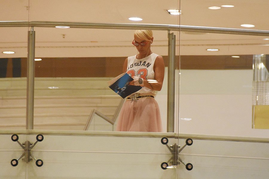 Λυκουρέζος και Καλογρίδη στο Μέγαρο Μουσικής -Δείτε τι φορούσε η ηθοποιός [εικόνες] | iefimerida.gr 0