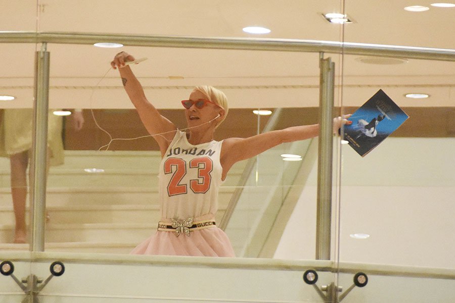 Λυκουρέζος και Καλογρίδη στο Μέγαρο Μουσικής -Δείτε τι φορούσε η ηθοποιός [εικόνες] | iefimerida.gr 1