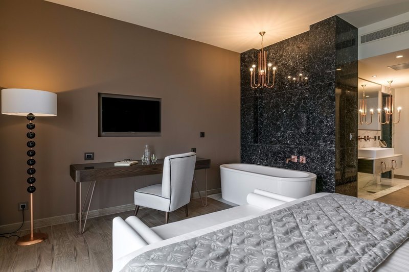 Το ξενοδοχείο στη Χαλκιδική που θυμίζει... Γαλλική Πολυνησία [εικόνες] | iefimerida.gr 11