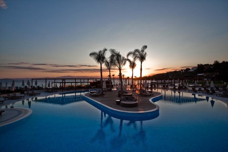 Το ξενοδοχείο στη Χαλκιδική που θυμίζει... Γαλλική Πολυνησία [εικόνες] | iefimerida.gr 3