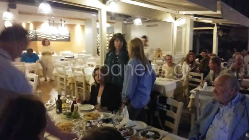 Ο Κυριάκος Μητσοτάκης έκανε το τραπέζι σε βουλευτές και φίλους σε ταβέρνα στα Χανιά [εικόνες] | iefimerida.gr 4
