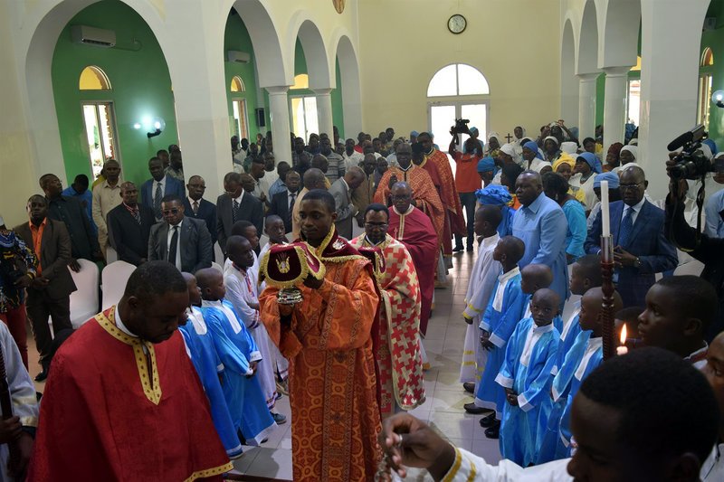 Σε κλίμα κατάνυξης τα εγκαίνια της Αγίας Φωτεινής στο Κονγκό -Οι χριστιανοί ορθόδοξοι της Αφρικής [εικόνες]  | iefimerida.gr 9