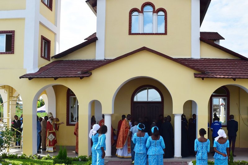 Σε κλίμα κατάνυξης τα εγκαίνια της Αγίας Φωτεινής στο Κονγκό -Οι χριστιανοί ορθόδοξοι της Αφρικής [εικόνες]  | iefimerida.gr 0