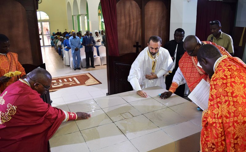 Σε κλίμα κατάνυξης τα εγκαίνια της Αγίας Φωτεινής στο Κονγκό -Οι χριστιανοί ορθόδοξοι της Αφρικής [εικόνες]  | iefimerida.gr 2