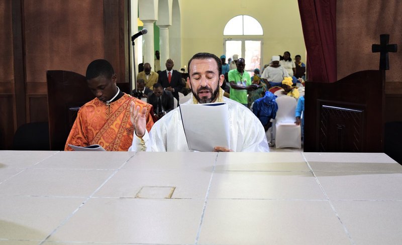 Σε κλίμα κατάνυξης τα εγκαίνια της Αγίας Φωτεινής στο Κονγκό -Οι χριστιανοί ορθόδοξοι της Αφρικής [εικόνες]  | iefimerida.gr 3
