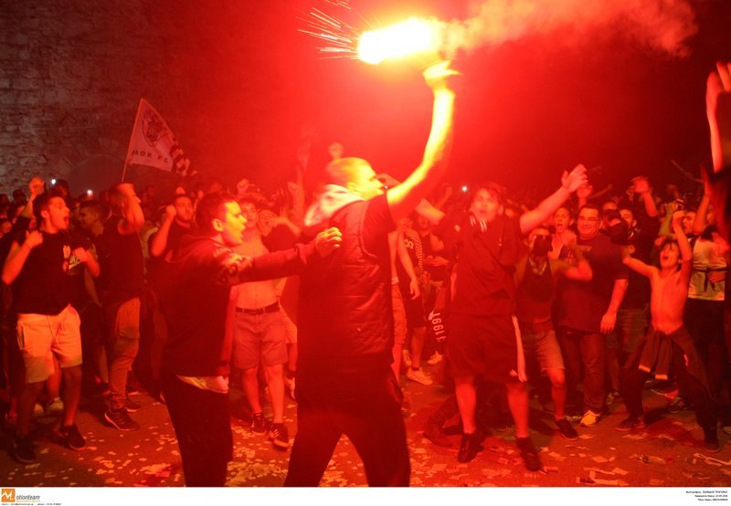 Αποθέωση για τον ΠΑΟΚ στη Θεσσαλονίκη -Πανηγυρισμοί μέχρι τα ξημερώματα [εικόνες & βίντεο] | iefimerida.gr 3