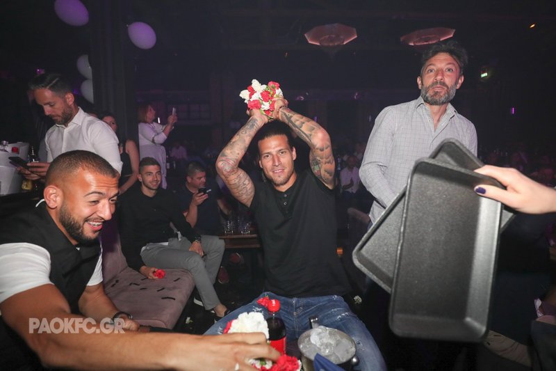 Το γλέντι του ΠΑΟΚ για το Κύπελλο στην Πάολα -Οι υποσχέσεις του Ιβάν Σαββίδη [εικόνες & βίντεο] | iefimerida.gr 14