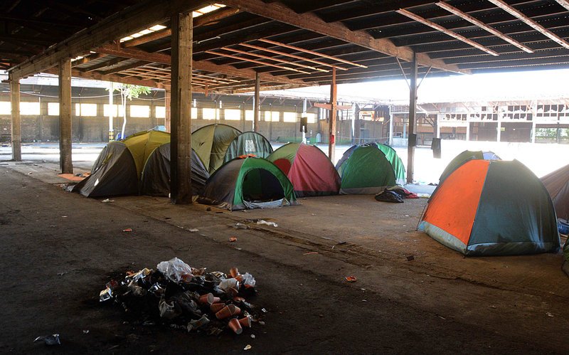 Στην κόλαση του λιμανιού της Πάτρας -Κάτω από άθλιες συνθήκες ζούσαν 142 ανήλικοι πρόσφυγες [εικόνες] | iefimerida.gr 9