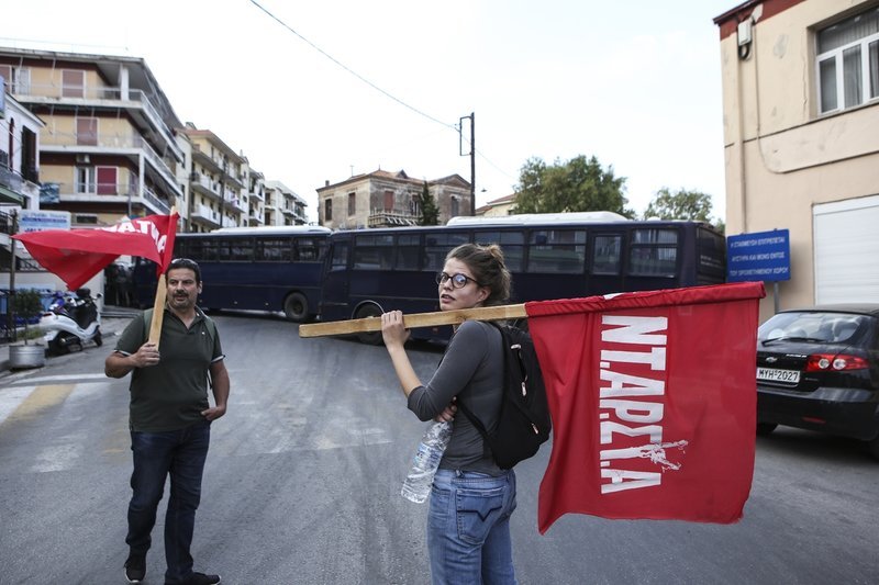 «Βούλιαξε» η Λέσβος από αγανακτισμένους κατά Τσίπρα [εικόνες & βίντεο] | iefimerida.gr 17