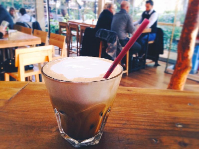 Πρωτομαγιά στην Αθήνα: 7 μαγαζιά με ανθισμένους κήπους και μυστικές αυλές για καφέ [εικόνες] | iefimerida.gr 3