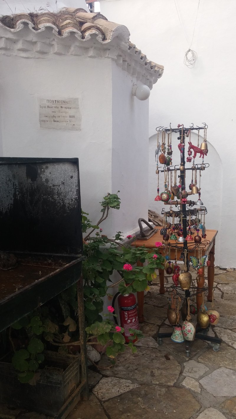 Ποντικονήσι: Το αγαπημένο νησί της πριγκίπισσας Σίσυ με τον μοναδικό κάτοικο, τον Κάιζερ [εικόνες]  | iefimerida.gr 4