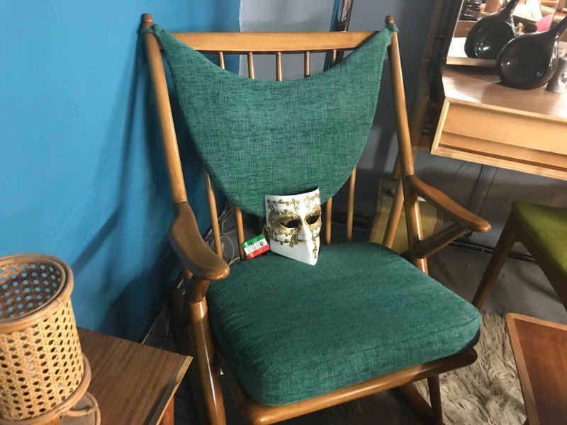 Αυτό το κατάστημα στο κέντρο είναι η... φωλιά του vintage -Θα βρεις τα πιο ωραία αντικείμενα και έπιπλα από τα '70s [εικόνες] | iefimerida.gr 9