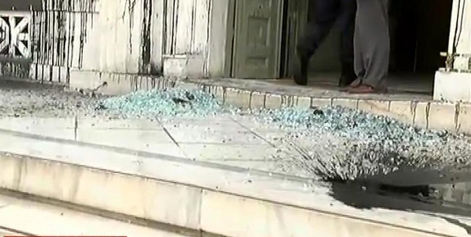 Επίθεση Ρουβίκωνα στο ΣτΕ -Την ώρα που συζητούσε το ασφαλιστικό [εικόνες & βίντεο] | iefimerida.gr 7