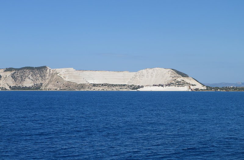 Το πιο παράξενο νησί του Αιγαίου -Γεμάτο ελαφρόπετρα, με μόλις 20 κατοίκους [εικόνες] | iefimerida.gr 2