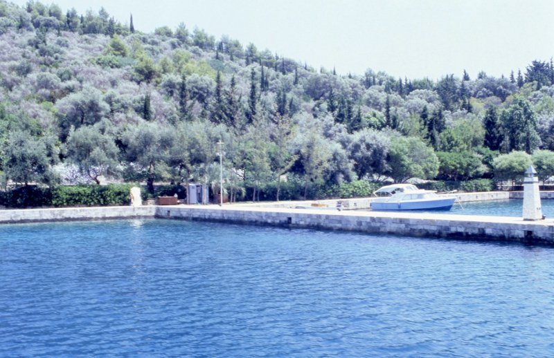 Εργαζόμενοι και ψαράδες στον Σκορπιό λένε ότι στο νησί υπάρχει το... φάντασμα του Αριστοτέλη Ωνάση! | iefimerida.gr 4