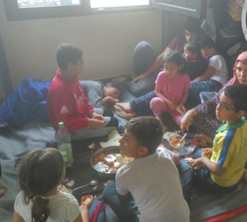 «Βουλιάζει» από πρόσφυγες η Θεσσαλονίκη -Το αδιαχώρητο στις δομές φιλοξενίας [εικόνες] | iefimerida.gr 5