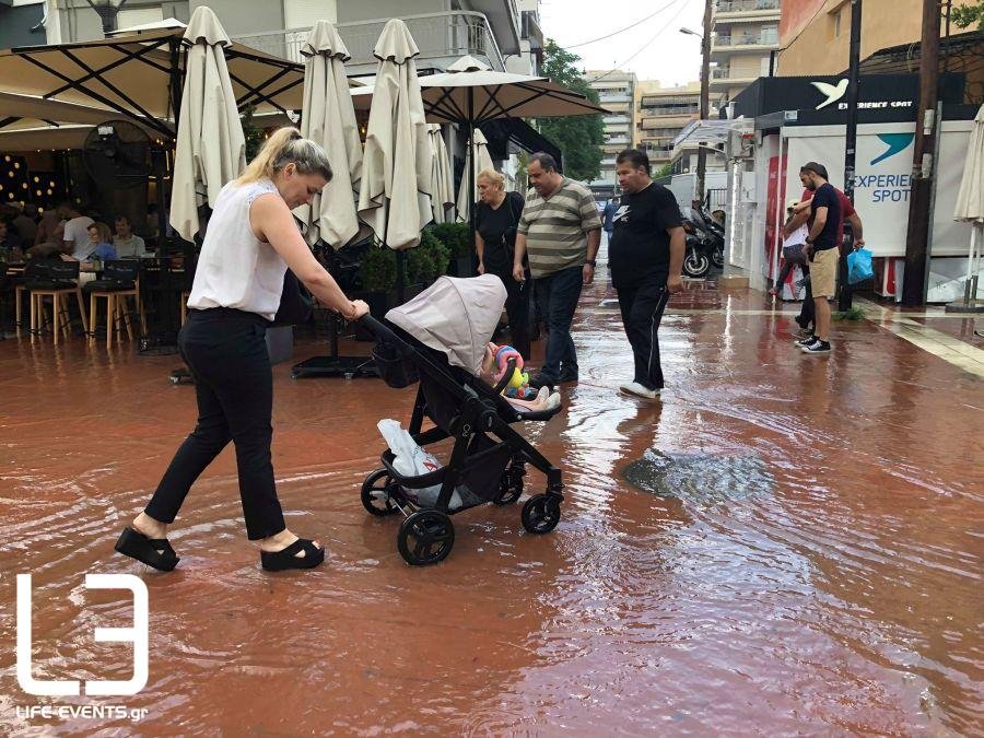 Βροχή και χαλάζι στη Θεσσαλονίκη -Σε λίμνη μετατράπηκε η πλατεία Ευόσμου [εικόνες] | iefimerida.gr 2