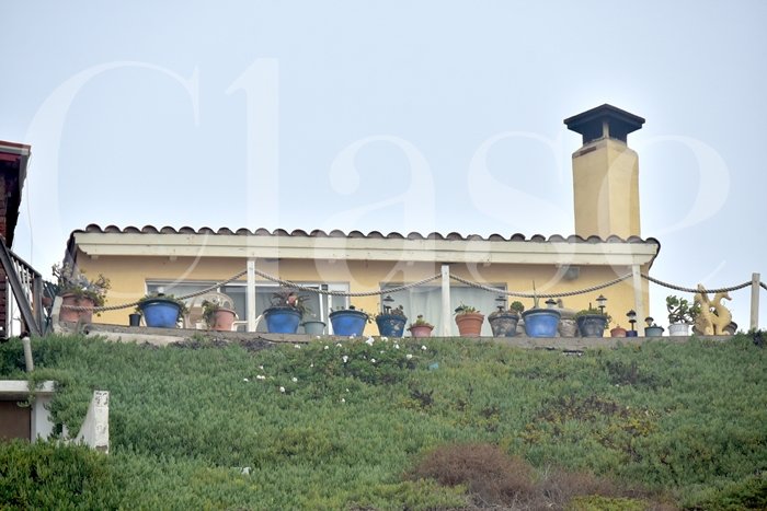 Το Paris Match περιγράφει την «τρύπα» στην οποία ζει ο πατέρας της Μέγκαν Μαρκλ [εικόνες] | iefimerida.gr 1