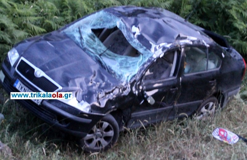 Εικόνες-σοκ από το αυτοκίνητο που έπεσε σε γκρεμό στα Τρίκαλα -Εχασε τη ζωή του αγοράκι 13 μηνών [εικόνες & βίντεο]  | iefimerida.gr 2
