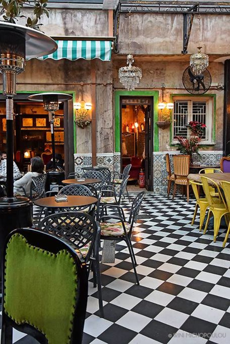 Πρωτομαγιά στην Αθήνα: 7 μαγαζιά με ανθισμένους κήπους και μυστικές αυλές για καφέ [εικόνες] | iefimerida.gr 10