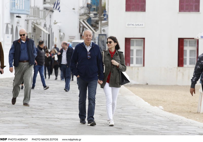 Γάμος αλά Χόλιγουντ στο δουκάτο του Σορέντο για τον 63χρονο Γιάννη Κούστα και την 25χρονη Δήμητρα Μέρμηγκα [εικόνες] | iefimerida.gr 25