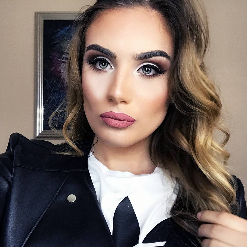 Η φοιτήτρια, σούπερ σέξι κόρη του Ζόραν Ζάεφ -«Βασίλισσα» της σέξι πόζας στο Instagram [εικόνες] | iefimerida.gr 9