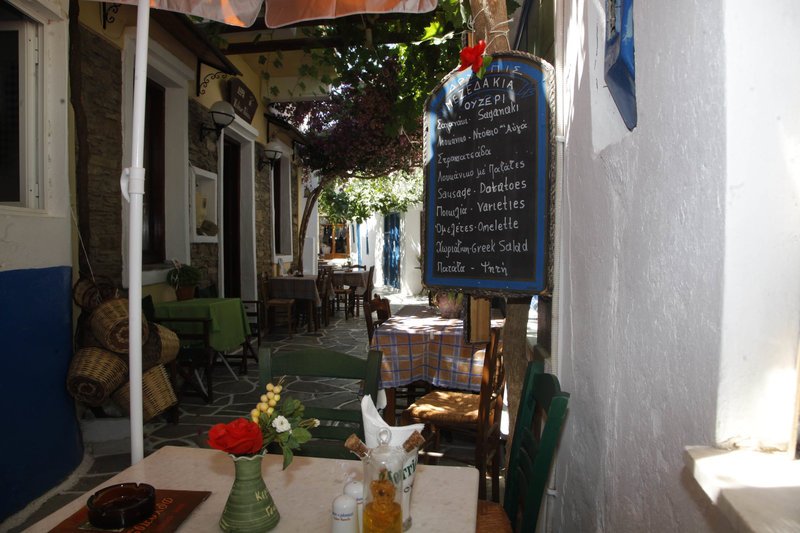 Κύθνος, το κυκλαδονήσι με τα λουτρά και τις 92 παραλίες [εικόνες] | iefimerida.gr 9