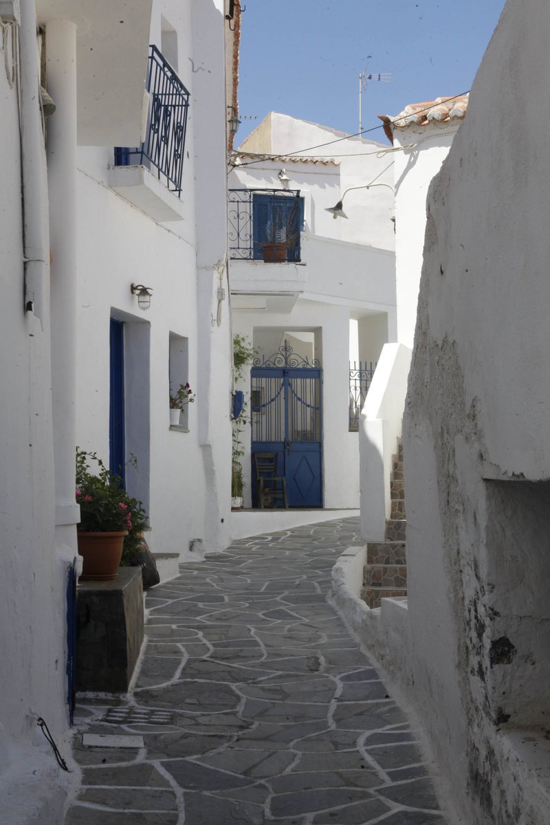 Κύθνος, το κυκλαδονήσι με τα λουτρά και τις 92 παραλίες [εικόνες] | iefimerida.gr 2