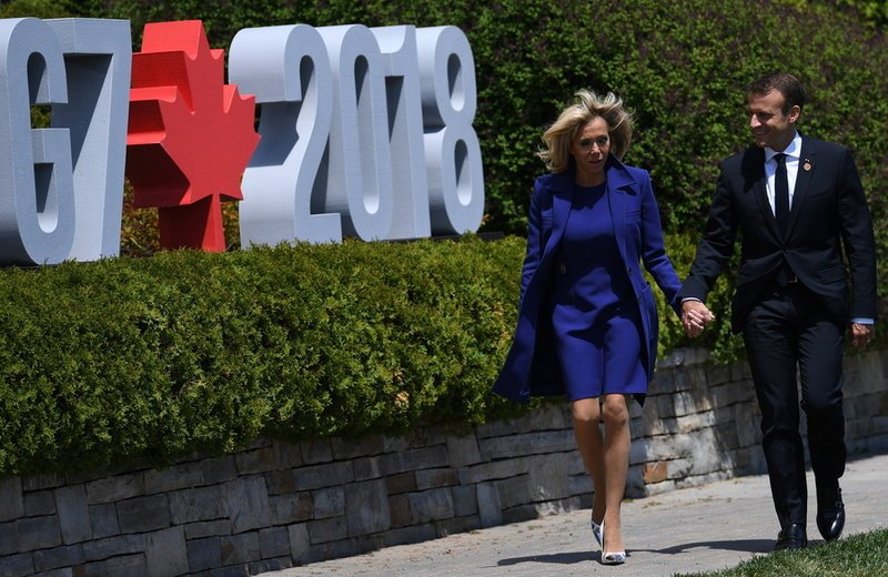 Σικάτη Γαλλίδα η Μπριζίτ Μακρόν, με μωρουδιακό ροζ η γυναίκα του Τριντό [εικόνες]  | iefimerida.gr 0