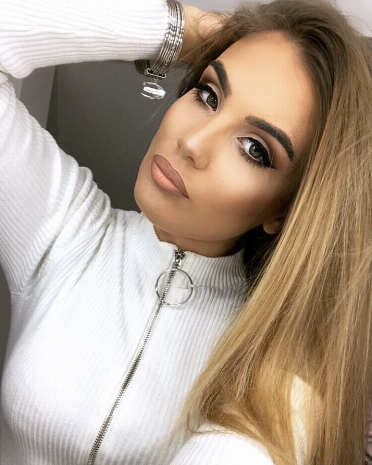 Η φοιτήτρια, σούπερ σέξι κόρη του Ζόραν Ζάεφ -«Βασίλισσα» της σέξι πόζας στο Instagram [εικόνες] | iefimerida.gr 11