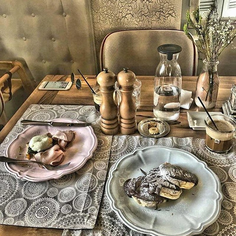 Πάμε... Platea στην Καλαμάτα: Το εντυπωσιακό καφέ-μπαρ του Σωκράτη Παπασταθόπουλου [εικόνες] | iefimerida.gr 10