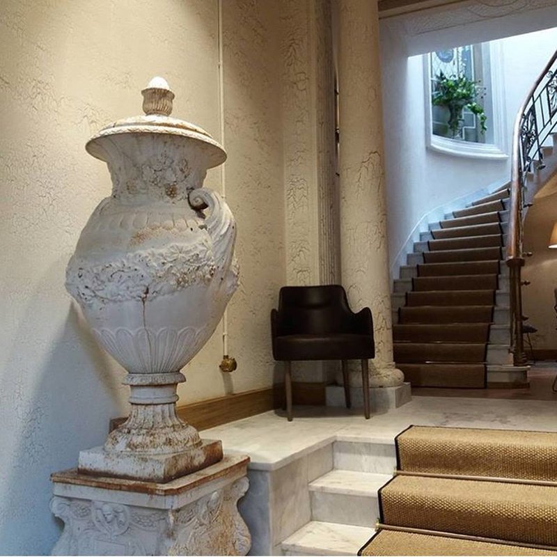 Πάμε... Platea στην Καλαμάτα: Το εντυπωσιακό καφέ-μπαρ του Σωκράτη Παπασταθόπουλου [εικόνες] | iefimerida.gr 8