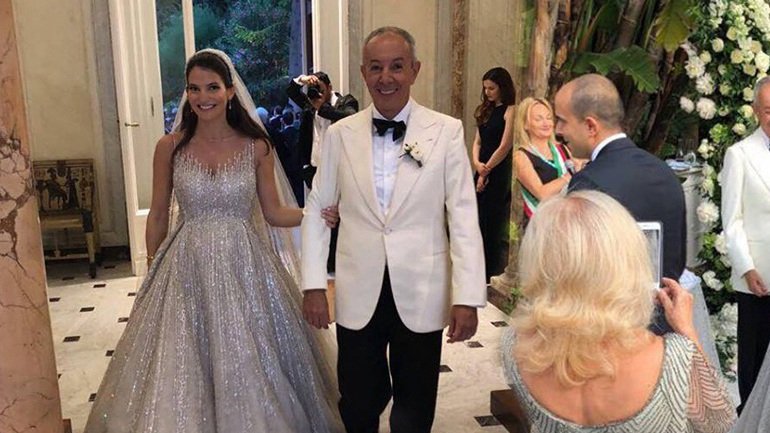 Γάμος αλά Χόλιγουντ στο δουκάτο του Σορέντο για τον 63χρονο Γιάννη Κούστα και την 25χρονη Δήμητρα Μέρμηγκα [εικόνες] | iefimerida.gr 0