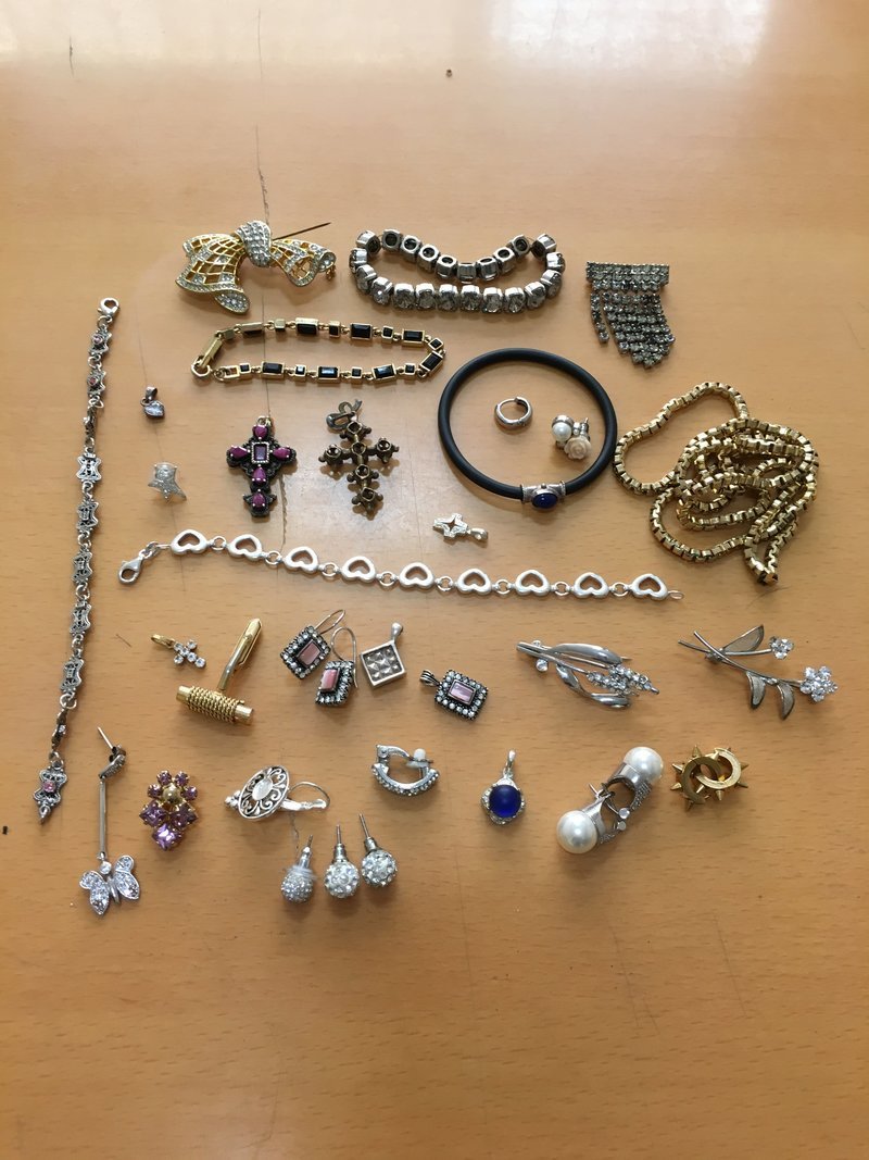 Αυτά είναι τα χρυσαφικά και τα ρολόγια που είχαν κλέψει οι Γεωργιανοί διαρρήκτες [εικόνες] | iefimerida.gr 5