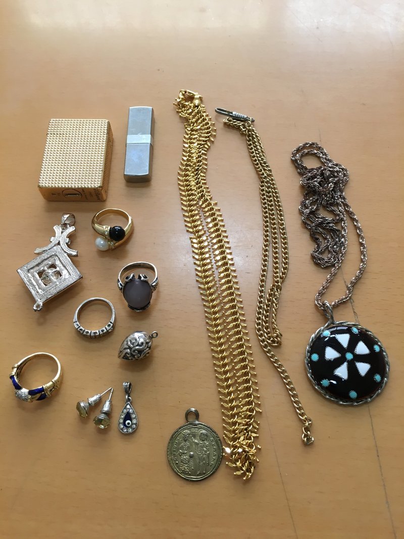 Αυτά είναι τα χρυσαφικά και τα ρολόγια που είχαν κλέψει οι Γεωργιανοί διαρρήκτες [εικόνες] | iefimerida.gr 8