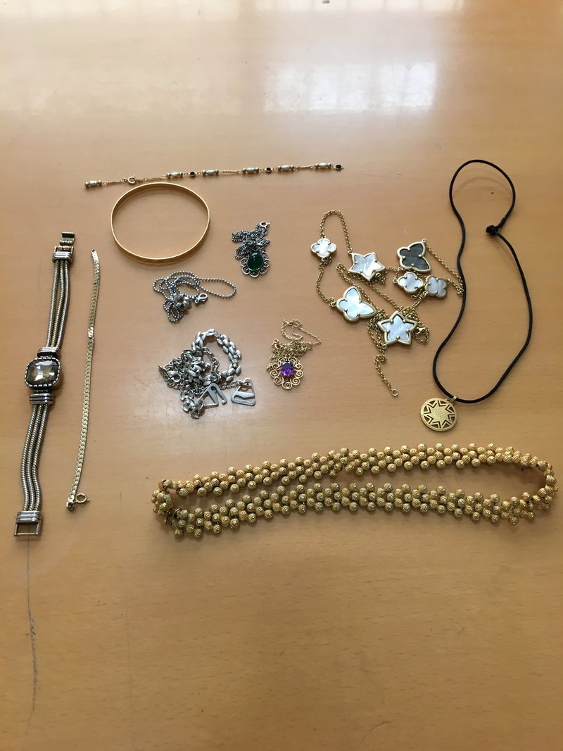 Αυτά είναι τα χρυσαφικά και τα ρολόγια που είχαν κλέψει οι Γεωργιανοί διαρρήκτες [εικόνες] | iefimerida.gr 62